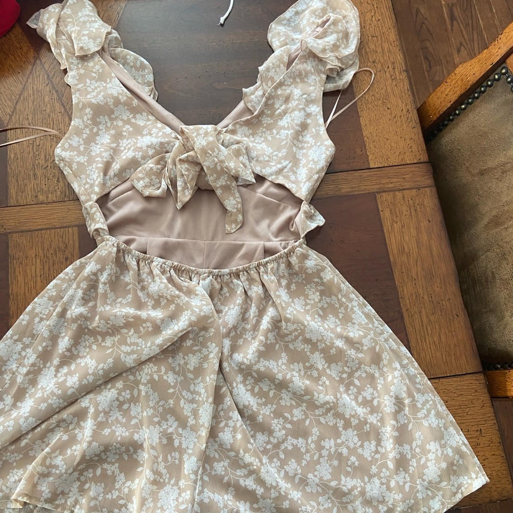 Francesca's Collections Floral Midi Dress in Cream and White